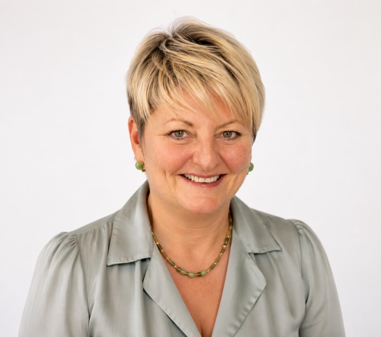 Karin Kern, Amministrazione e ufficio